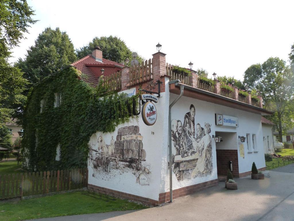 Landhaus Dargelin Hotel Behrenhoff Exterior foto