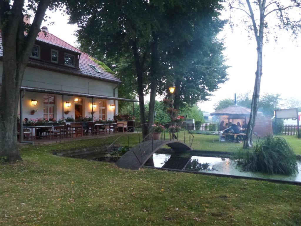 Landhaus Dargelin Hotel Behrenhoff Exterior foto
