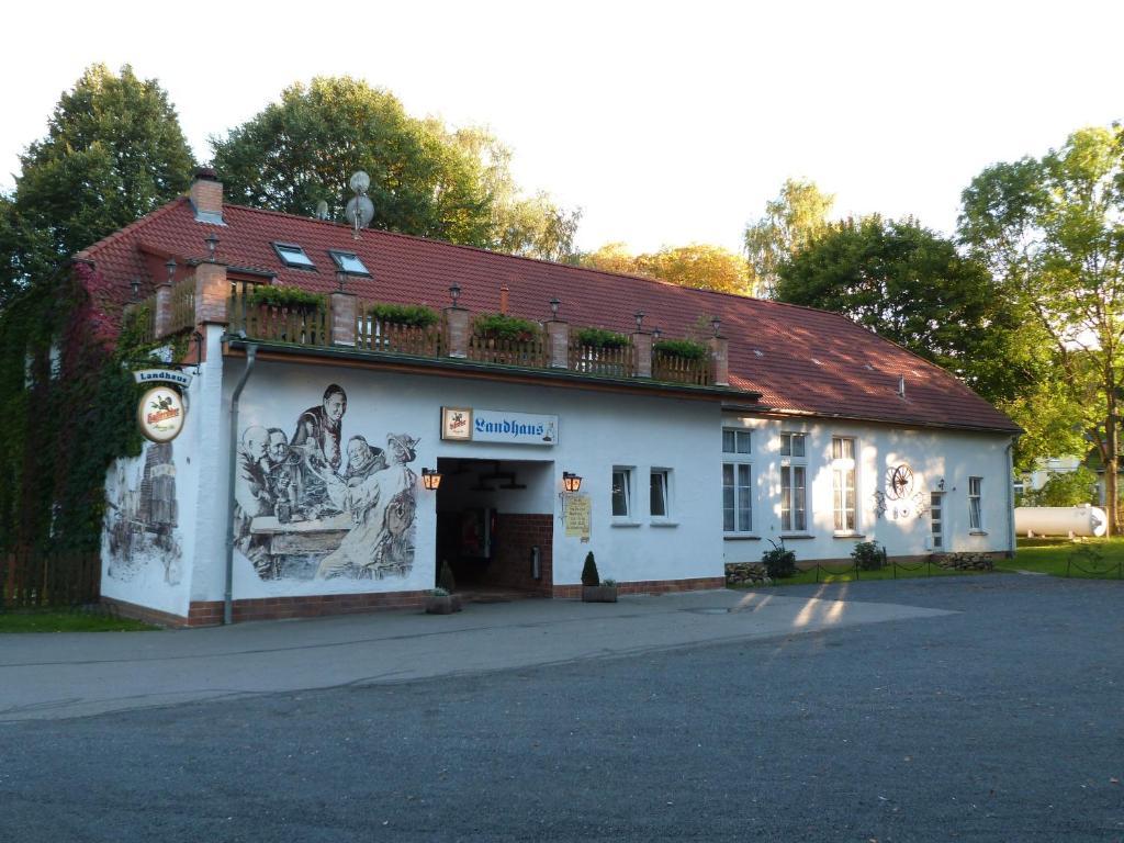 Landhaus Dargelin Hotel Behrenhoff Exterior foto